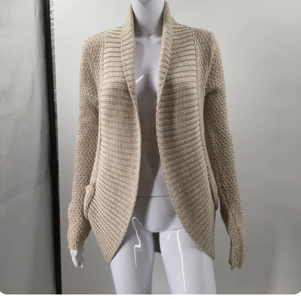 Silence + Noise Cable Knit Cardigan Sweater Long Sleeve Knit Stretch Round Hem